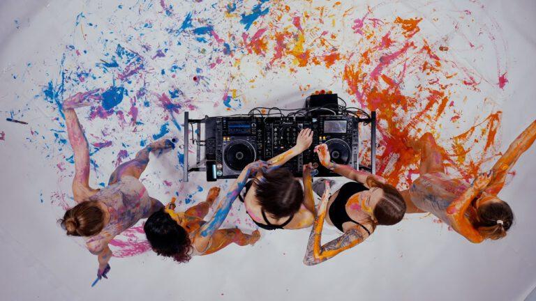 Natasha Wax, Sony Vibe - Paint DJ Set