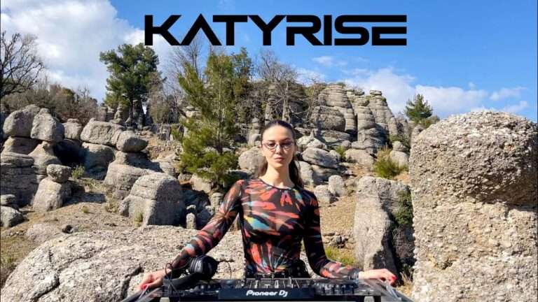 Katy Rise Live Live @Secret Place, Adamkayalar, Türkei | 2023