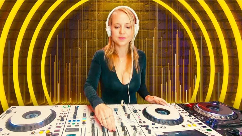 Kristin Wilson - Tech House Weekend Mix | 2023