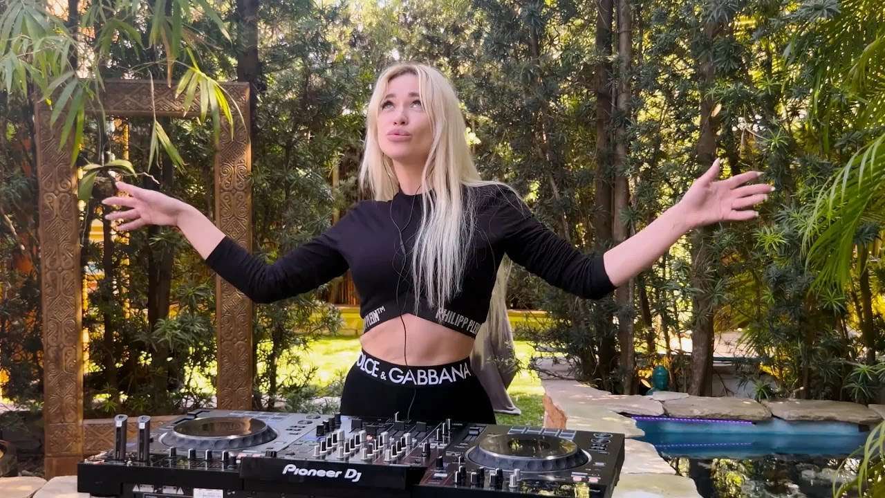 Mila Rubio in Indien 2024 MUSIC IN MY MIND
