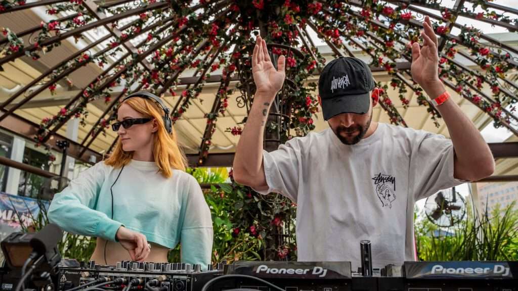 Maxinne b2b Ky William - 1001Tracklists - Rooftop, Miami | 2024