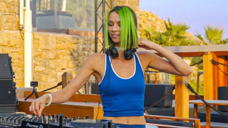 Miss Monique - Sunset DJ Mix - Mykonos, Griechenland | 2024