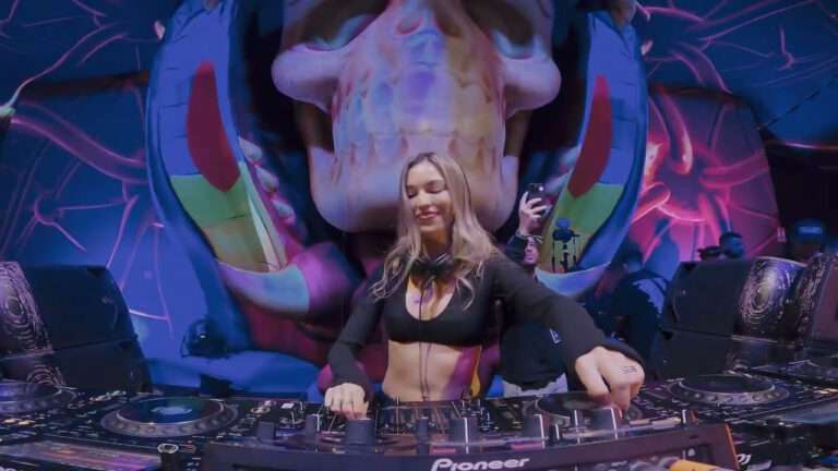 Esther Bronchal - Elrow XXL 2024