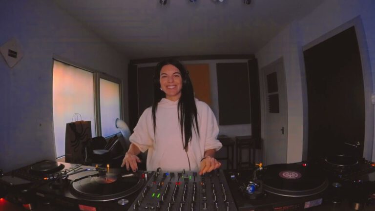 Cristina Lazic - Vinyl Only Sessions April 2025