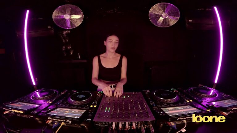 STEPHANIE SYKES - Loone Bar in Berlin 2025