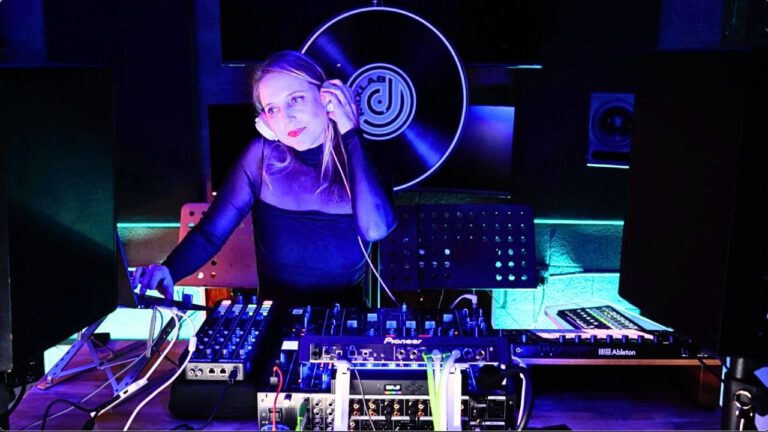 Kiqi - Hybrid Live Set 2025